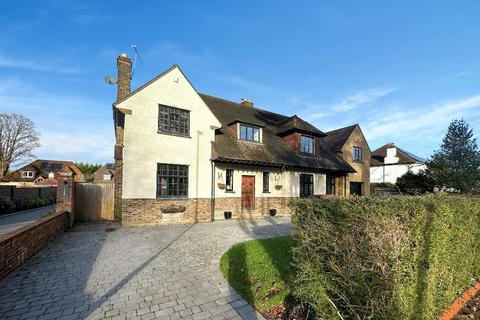 6 bedroom detached house for sale, Arkwright Road, Sanderstead, Surrey, CR2 0LN