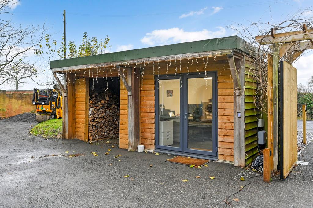 Office &amp; Log Store