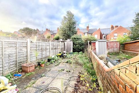 2 bedroom terraced house to rent, Shaftesbury Road, Reading, Berkshire, RG30