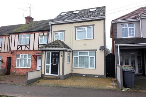 4 bedroom end of terrace house for sale, Luton LU4