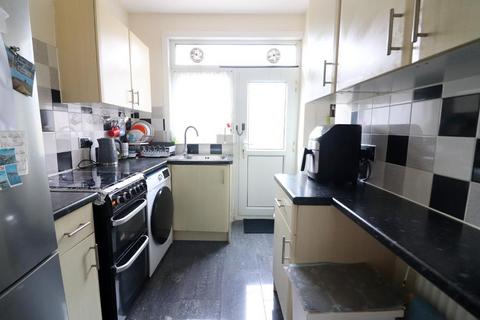 4 bedroom end of terrace house for sale, Luton LU4