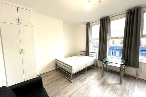 Studio to rent, London Road, London, SW16