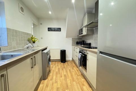 undefined, Margaret Road, Whitley Bay. *. HOLIDAY LET APARTMENT *