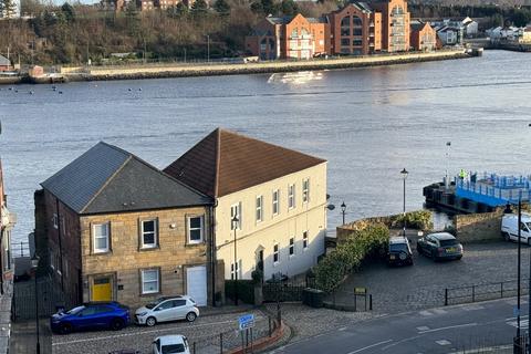 3 bedroom terraced house to rent, New Quay, North Shields. * HOLIDAY LET HOME *