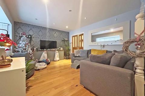 3 bedroom semi-detached house for sale, Stanhurst Way, West Bromwich