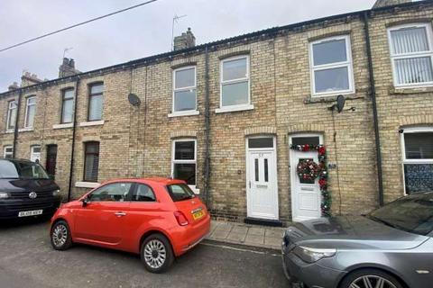 3 bedroom terraced house to rent, High Hope Street, Crook