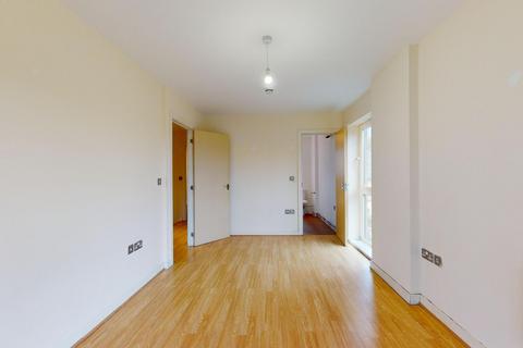 3 bedroom flat to rent, Hackney, London E5