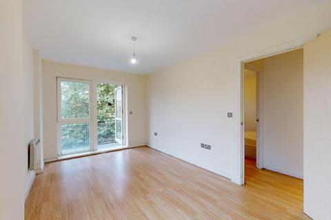 3 bedroom flat to rent, Hackney, London E5