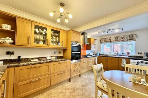 2 bedroom detached bungalow for sale, Peveril Grove, Sutton Coldfield