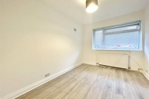 3 bedroom maisonette to rent, Clifton Road, Greenford UB6