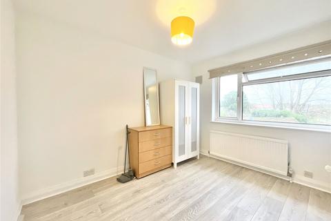 3 bedroom maisonette to rent, Clifton Road, Greenford UB6