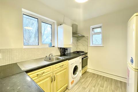 3 bedroom maisonette to rent, Clifton Road, Greenford UB6