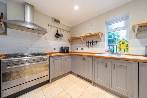 4 bedroom link detached house to rent, Tilford Road, Hindhead