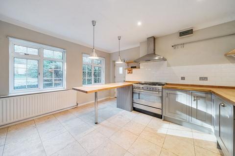 4 bedroom link detached house to rent, Tilford Road, Hindhead