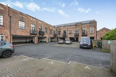 2 bedroom apartment for sale, Shaw Lodge, Lodge Street, Wardle OL12 9JQ