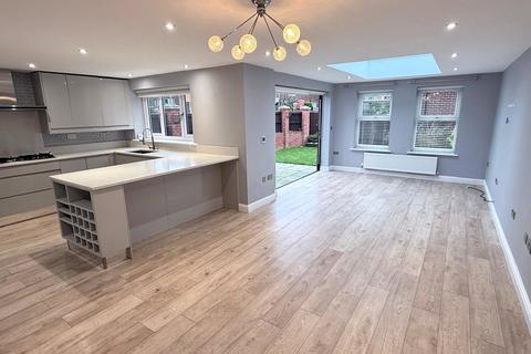 4 bedroom detached house for sale, Sovereign Road, Outwood, Wakefield, WF1