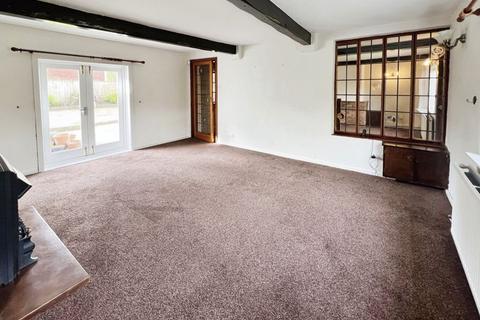 3 bedroom cottage to rent, The Crescent, Worsley, Manchester