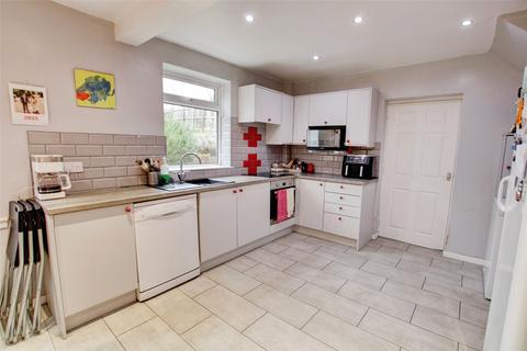 93 Birch Crescent, Burnopfield, Newcastle Upon Tyne, NE16 6JQ