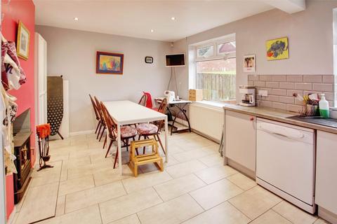 93 Birch Crescent, Burnopfield, Newcastle Upon Tyne, NE16 6JQ