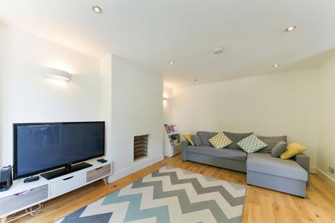 3 bedroom maisonette to rent, Merton Hall Road, London SW19