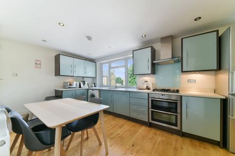 3 bedroom maisonette to rent, Merton Hall Road, London SW19