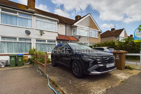 2 bedroom terraced house to rent, Parkside Avenue, Kent DA7