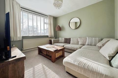 3 bedroom semi-detached house to rent, Lodge Lane, Sheffield S26