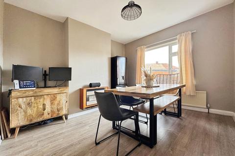 3 bedroom semi-detached house to rent, Lodge Lane, Sheffield S26