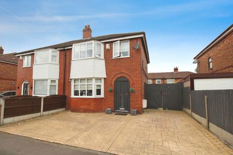 3 bedroom semi-detached house to rent, Chapman Street, Greater Manchester M18