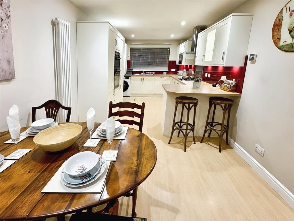 Kitchen/Dining Area