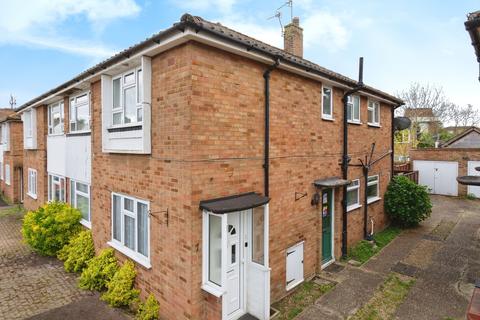 7 Leicester Close, Worcester Park, KT4 8TJ