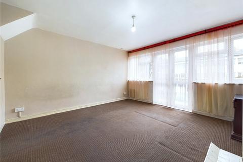 2 bedroom maisonette for sale, Tenby Road, London E17