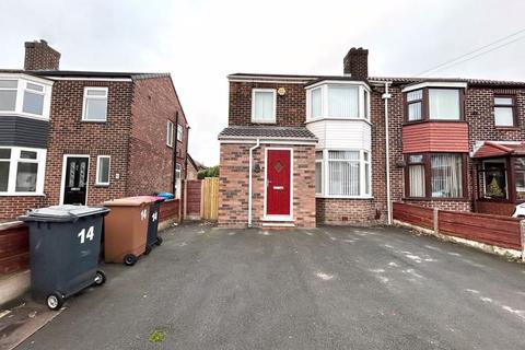 3 bedroom semi-detached house to rent, Oakland Avenue, Salford