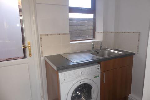 2 bedroom terraced house to rent, Little Hey Street, Oldham OL2