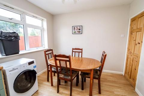 3 bedroom terraced house for sale, Bishops Mead, Cleeve