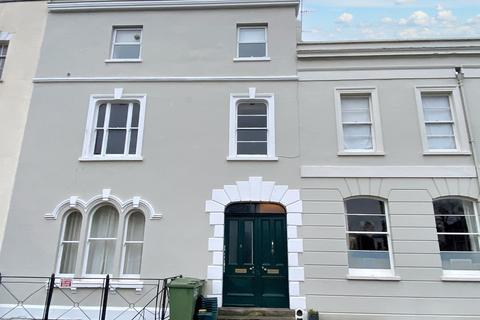 1 bedroom flat for sale, St. Georges Square, Cheltenham GL50