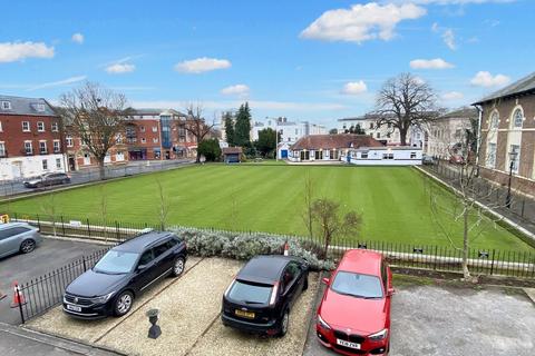 1 bedroom flat for sale, St. Georges Square, Cheltenham GL50