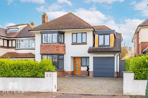 4 bedroom detached house for sale, William Road. Littledown, Bournemouth, BH7