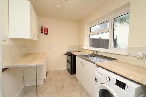 1 bedroom bungalow to rent, Doctor Cookes Close, Leicester LE9