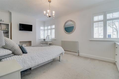 26 Berkeley Gardens, Leigh-on-sea, SS9 2TE