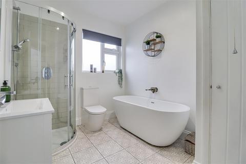 26 Berkeley Gardens, Leigh-on-sea, SS9 2TE