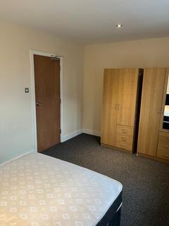 1 bedroom in a flat share to rent, Clocktower Mews, London W7