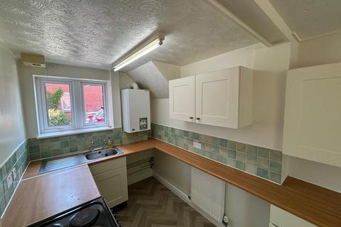 2 bedroom flat to rent, Evesham Road, Astwood Bank, Redditch