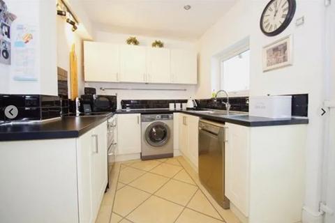 3 bedroom semi-detached house to rent, Sherwood Park Avenue, Sidcup DA15