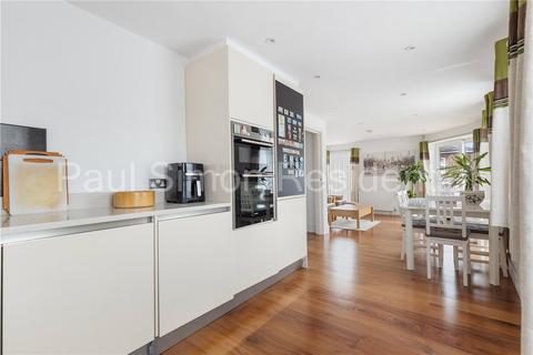 3 bedroom apartment for sale, Finsbury Road, Bounds Green, London, N22