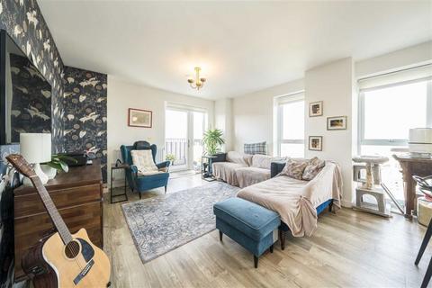 3 bedroom flat for sale, Bowen Drive, London SE7