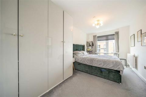 3 bedroom flat for sale, Bowen Drive, London SE7