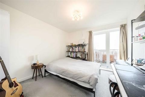 3 bedroom flat for sale, Bowen Drive, London SE7