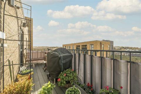 3 bedroom flat for sale, Bowen Drive, London SE7