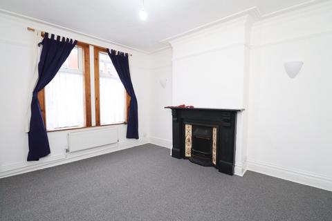 4 bedroom terraced house to rent, Armley, Leeds, LS12